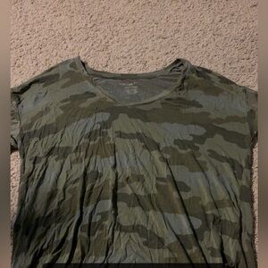 American Eagle Outfitters Camo Short Sleeve Tee